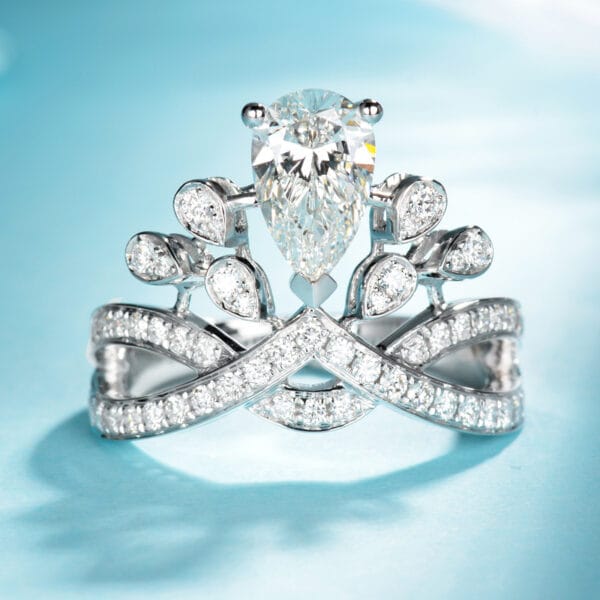 Internet celebrity's same - style luxury water - drop pear - shaped crown ring, European and American simulation diamond ring, colored gemstone ring. - Image 2
