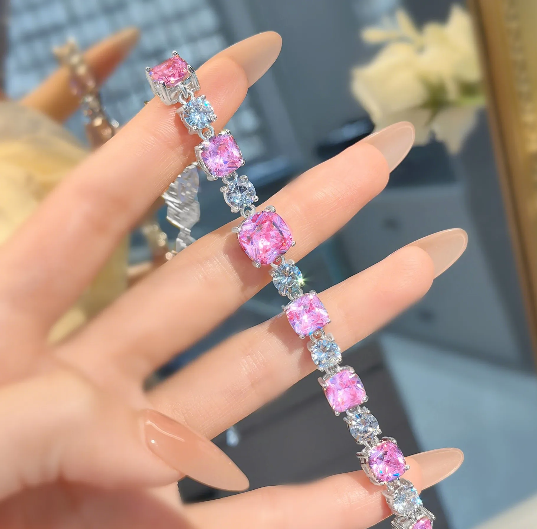Fashion light luxury Argyle pink Diamond bracelet retro advanced sense full of pink zircon bracelet - Image 2