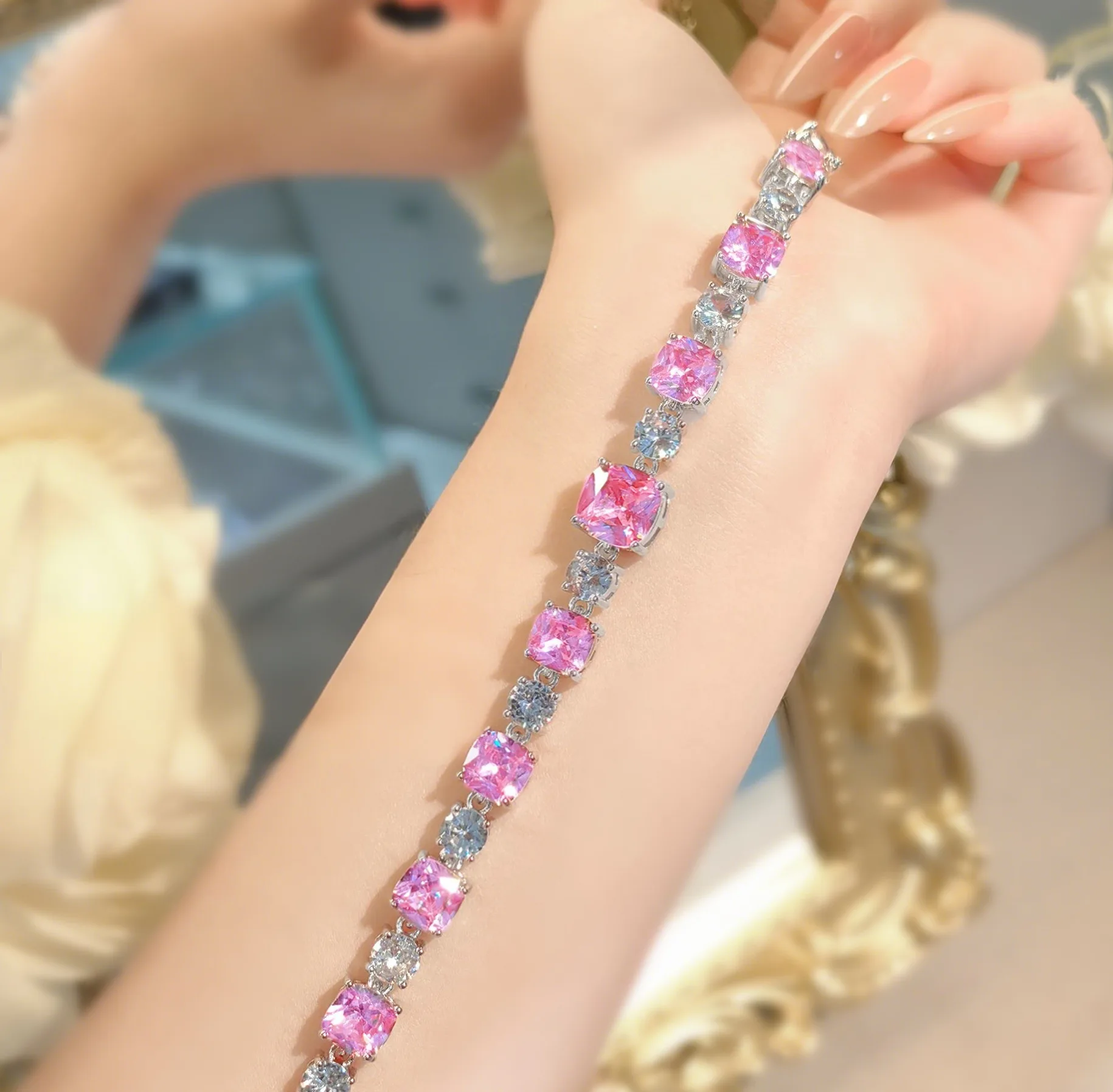 Fashion light luxury Argyle pink Diamond bracelet retro advanced sense full of pink zircon bracelet - Image 6