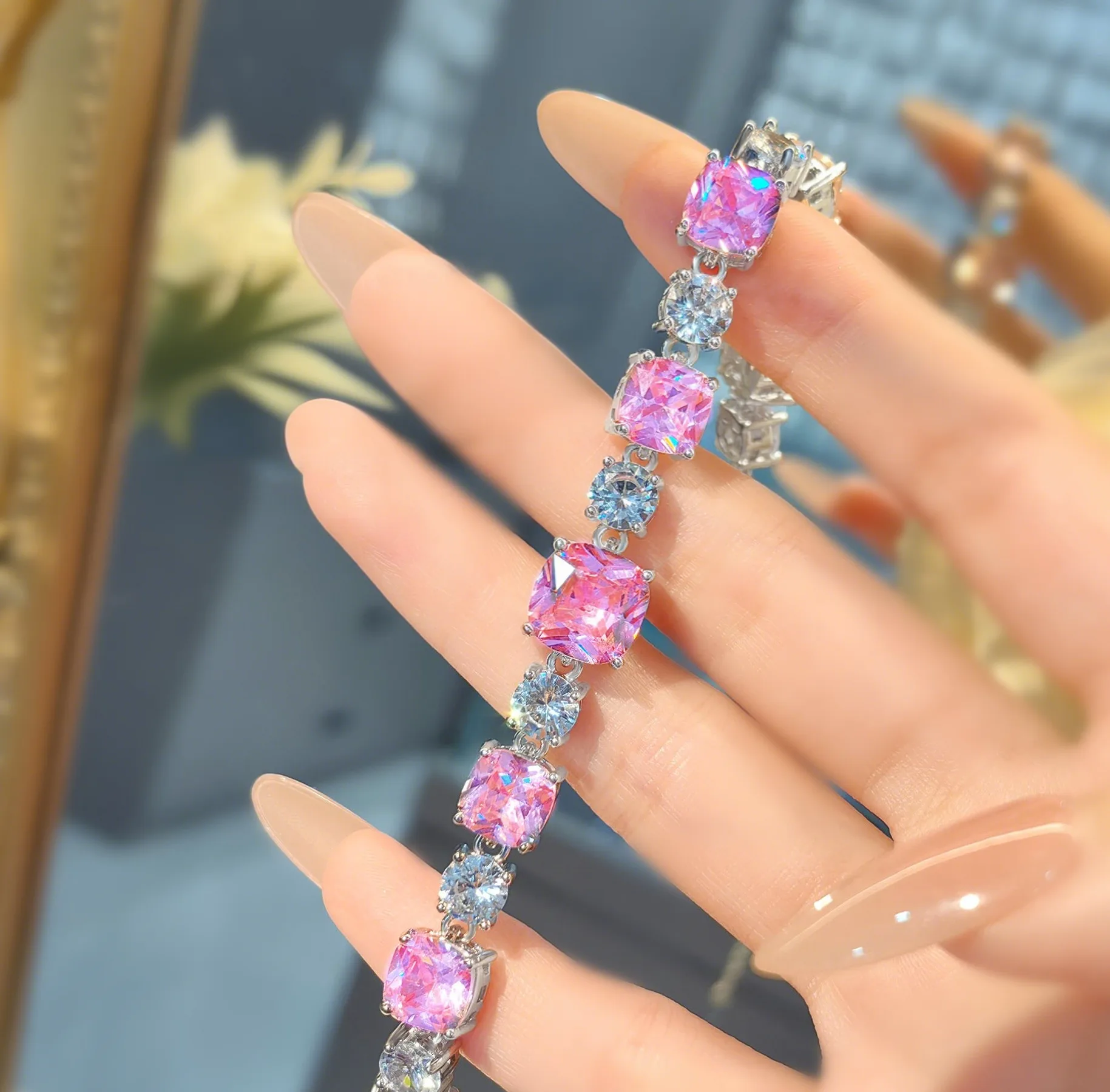 Fashion light luxury Argyle pink Diamond bracelet retro advanced sense full of pink zircon bracelet - Image 4