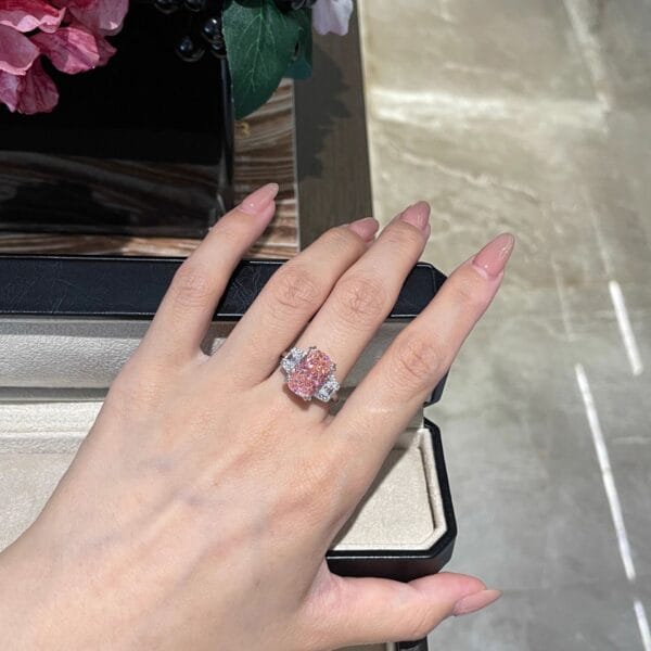 The same model as the 200 - million - yuan artificial pink diamond ice - flower - cut ring at Sotheby's, a women's ring with a long - rectangular high - carbon diamond in a light - luxury style. - Image 6