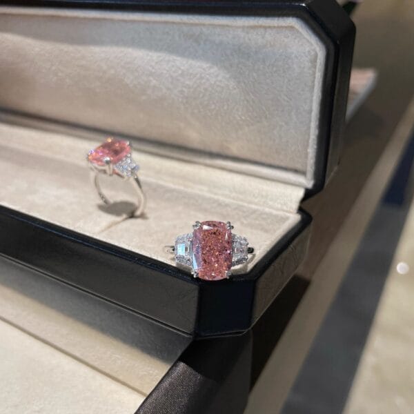 The same model as the 200 - million - yuan artificial pink diamond ice - flower - cut ring at Sotheby's, a women's ring with a long - rectangular high - carbon diamond in a light - luxury style. - Image 7