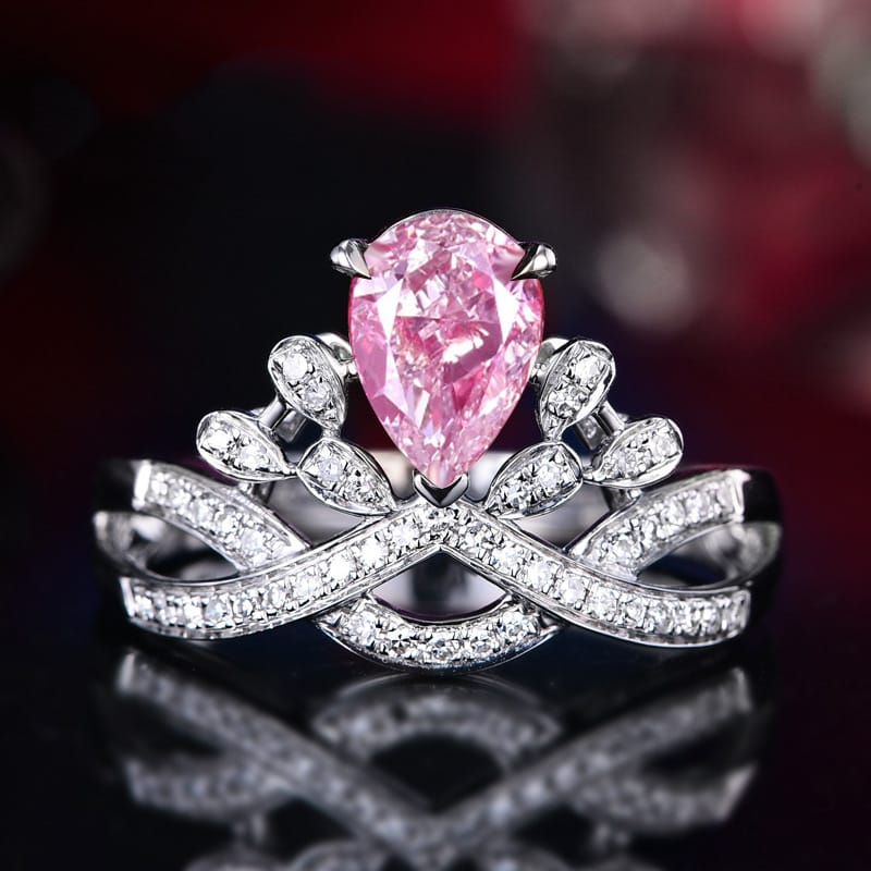 Internet celebrity's same - style luxury water - drop pear - shaped crown ring, European and American simulation diamond ring, colored gemstone ring.