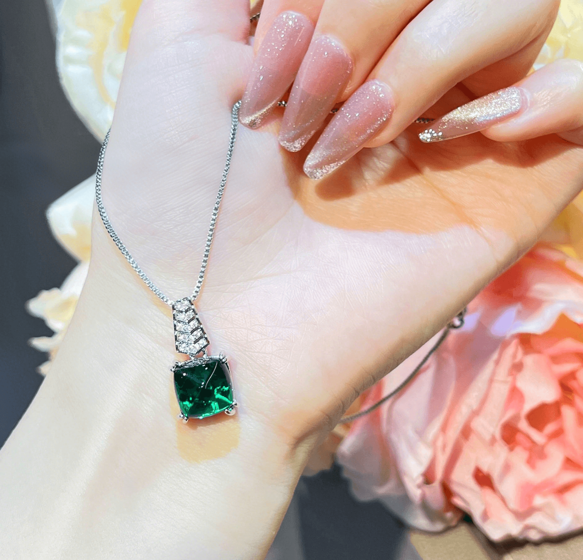 Luxury luxury color treasure ring high carbon diamond high sense pendant necklace emerald earrings earrings set - Image 4