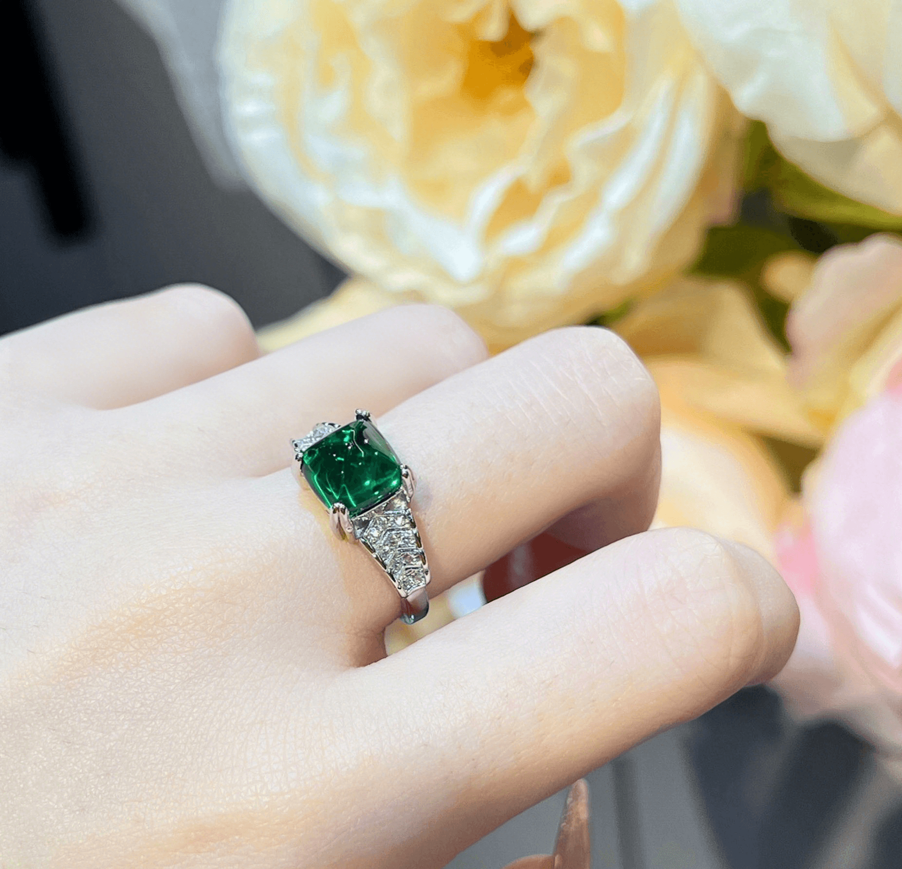 Luxury luxury color treasure ring high carbon diamond high sense pendant necklace emerald earrings earrings set - Image 7