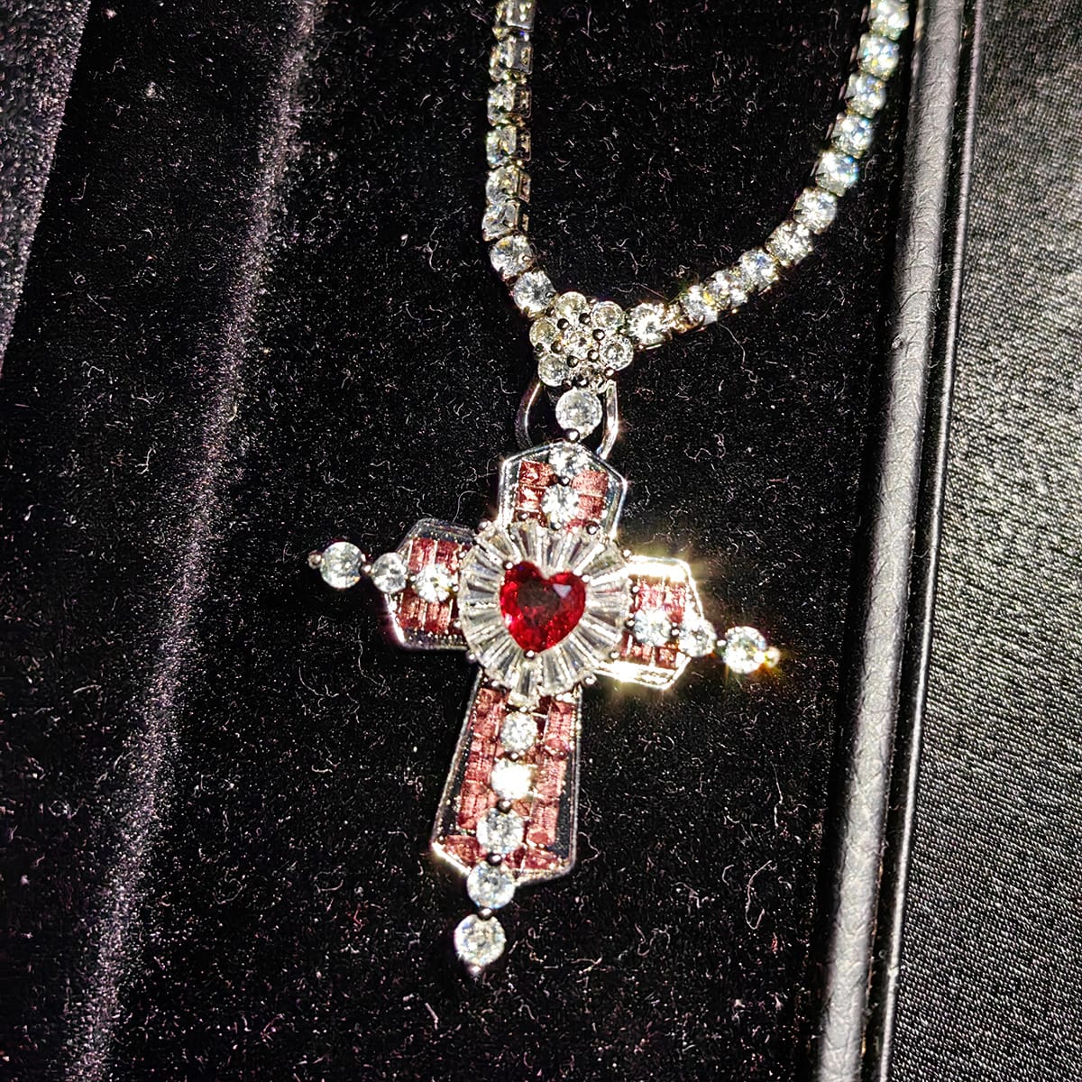 Heavy beautiful girl Love Gemstone Cross necklace Light luxury micro inlaid temperament magic stick diamond clavicle chain - Image 4