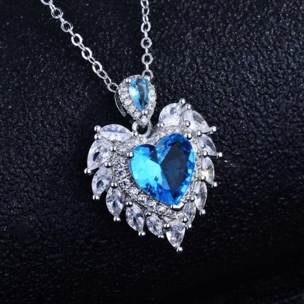 The new high-end jewelry design Angel Wings pendant simulates aquamarine heart necklace pink - Image 8