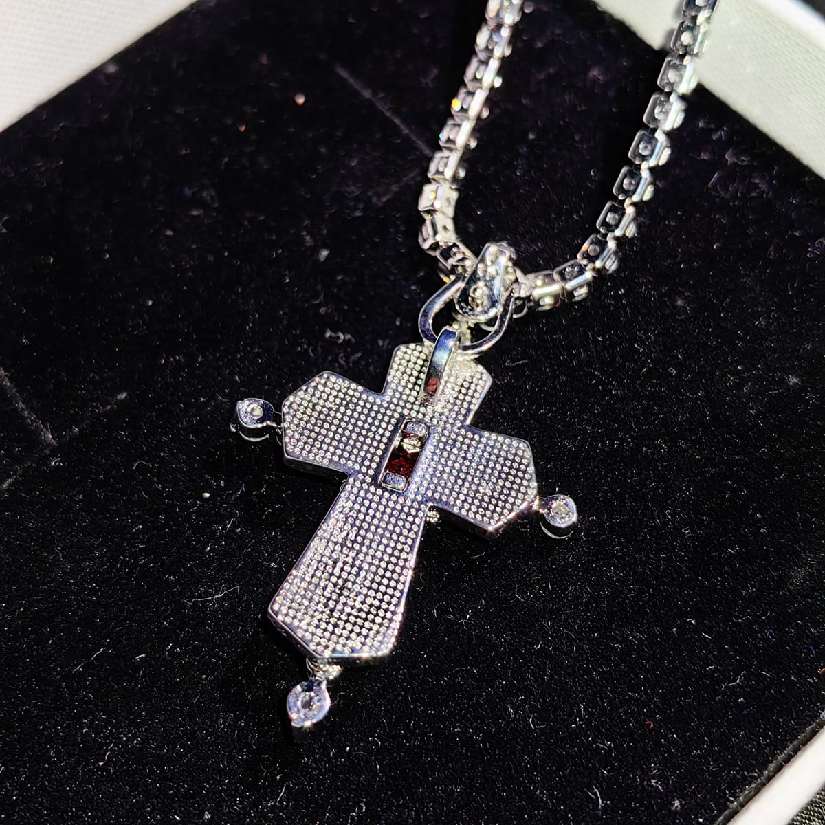 Heavy beautiful girl Love Gemstone Cross necklace Light luxury micro inlaid temperament magic stick diamond clavicle chain - Image 7