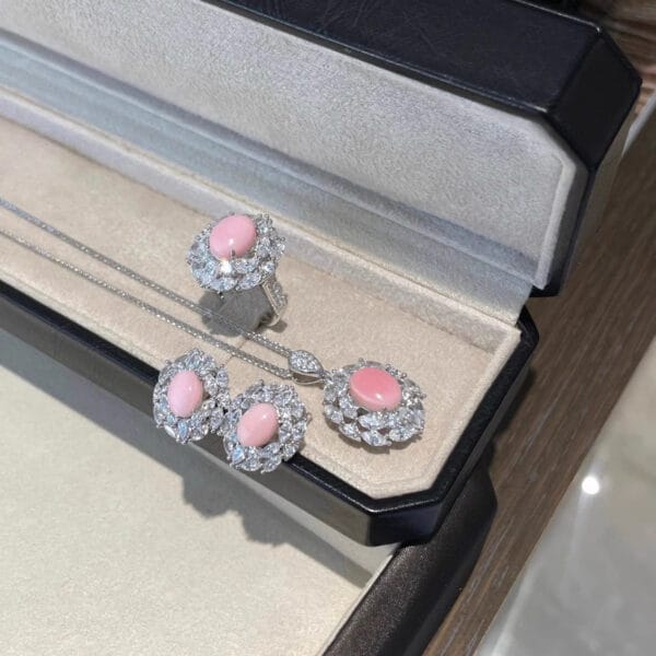 Premium sense imitation pink conch shell necklace Light luxury earrings High carbon diamond ring - Image 2