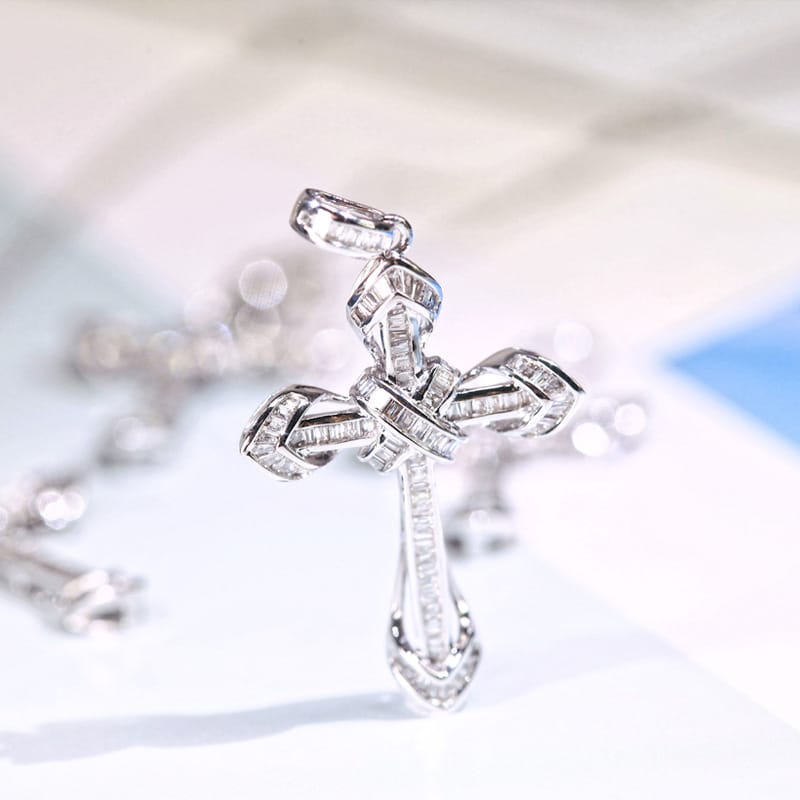 Fashion with light luxury ladder square pendant ins wind plated 18K gold T square cross imitation Mosan diamond collar bone necklace - Image 4