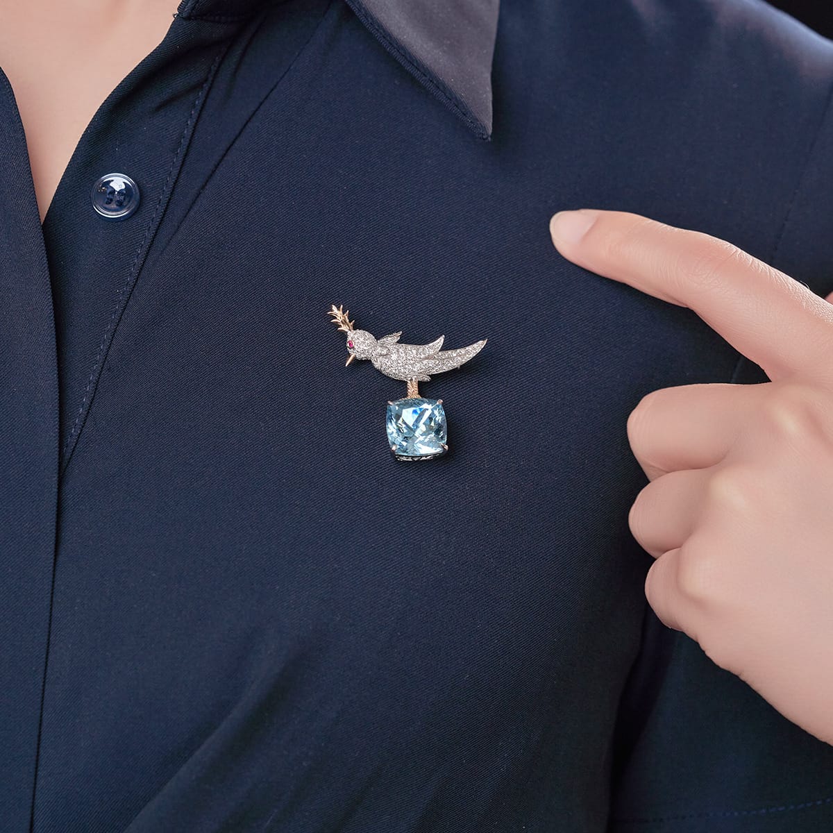 Fine jewelry design exquisite luxury Aquamarine brooch pendant two wear micro studded with diamond bird necklace - Image 4