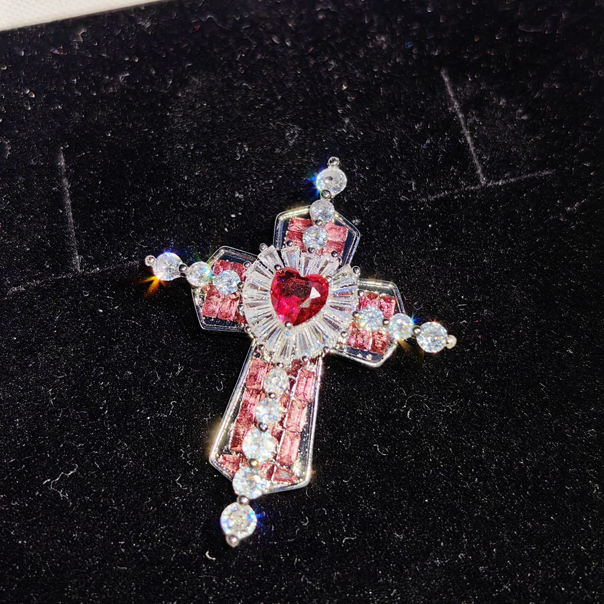 Heavy beautiful girl Love Gemstone Cross necklace Light luxury micro inlaid temperament magic stick diamond clavicle chain - Image 6